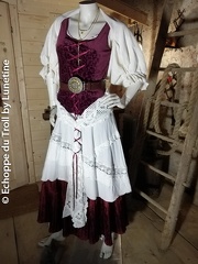 robe medievale blanche bordeau (3)